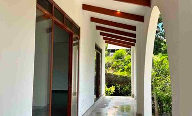 Exclusiva Casa de Campo con Piscina y Andenes | 1,923 m² | Vista Panorámica en La Banda de Shilcayo