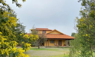 VENDE HERMOSA PARCELA-CASA PELARCO
