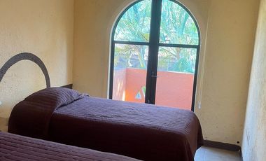 REFORMA, RENTO CASA EN CONDOMINIO AMUEBLADA POR AÑO, VIGILANCIA