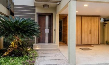 Casa en Renta en La Urbanizacion Colinas del Bosques - Vía La Costa