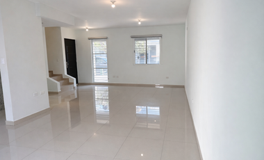 Casa en Cerradas Concordia con Uno de los Patios Más Grandes de la Zona | 4 Habitaciones | Privada con Alberca