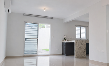 Casa en Cerradas Concordia con Uno de los Patios Más Grandes de la Zona | 4 Habitaciones | Privada con Alberca