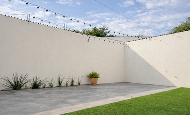 Casa en Cerradas Concordia con Uno de los Patios Más Grandes de la Zona | 4 Habitaciones | Privada con Alberca