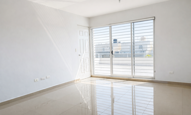 Casa en Cerradas Concordia con Uno de los Patios Más Grandes de la Zona | 4 Habitaciones | Privada con Alberca