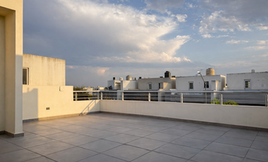 Casa en Cerradas Concordia con Uno de los Patios Más Grandes de la Zona | 4 Habitaciones | Privada con Alberca