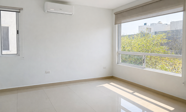 Casa en Cerradas Concordia con Uno de los Patios Más Grandes de la Zona | 4 Habitaciones | Privada con Alberca