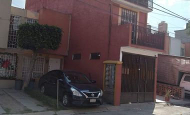 VENDO AMPLIA CASA EN CONJUNTO CERRADO EN COACALCO