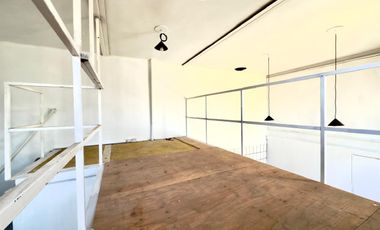Se arrienda local comercial centrico en Portal Argomedo, 3 baños, Chacabuco con Argomedo, Curicó