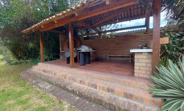 Propiedad en venta. Challuabamba Pan. Norte. amplia área verde. Fácil acceso Ideal para institutos, escuelas, empresas, unidades educativas
