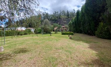 Propiedad en venta. Challuabamba Pan. Norte. amplia área verde. Fácil acceso Ideal para institutos, escuelas, empresas, unidades educativas