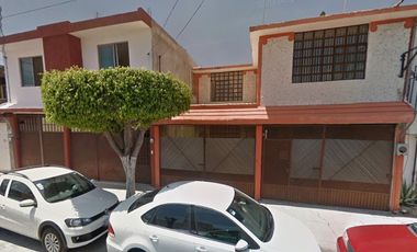 Venta de Casa, Lucio Marmolejo, Zona de Oro, Celaya, Guanajuato! D S