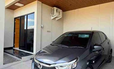 RUMAH MEWAH KONTEMPORER MODERN 2 LANTAI FULL FURNISHED VIEW SAWAH DI DALAM PERUMAHAN BATURETNO