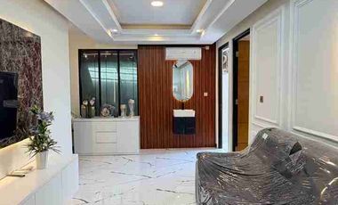 RUMAH MEWAH KONTEMPORER MODERN 2 LANTAI FULL FURNISHED VIEW SAWAH DI DALAM PERUMAHAN BATURETNO