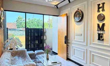 RUMAH MEWAH KONTEMPORER MODERN 2 LANTAI FULL FURNISHED VIEW SAWAH DI DALAM PERUMAHAN BATURETNO