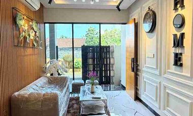 RUMAH MEWAH KONTEMPORER MODERN 2 LANTAI FULL FURNISHED VIEW SAWAH DI DALAM PERUMAHAN BATURETNO