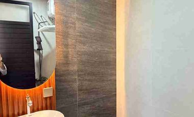RUMAH MEWAH KONTEMPORER MODERN 2 LANTAI FULL FURNISHED VIEW SAWAH DI DALAM PERUMAHAN BATURETNO