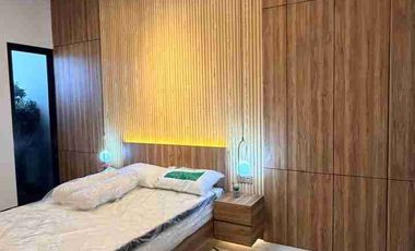 RUMAH MEWAH KONTEMPORER MODERN 2 LANTAI FULL FURNISHED VIEW SAWAH DI DALAM PERUMAHAN BATURETNO