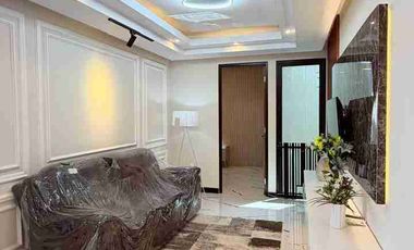 RUMAH MEWAH KONTEMPORER MODERN 2 LANTAI FULL FURNISHED VIEW SAWAH DI DALAM PERUMAHAN BATURETNO