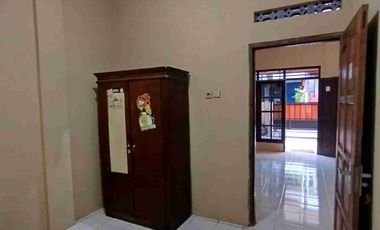 kontrakan pinggir jalan 3 kamar tidur