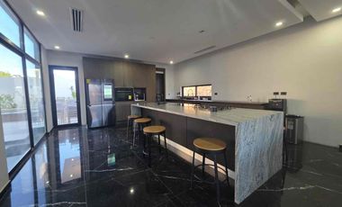 SE RENTA CASA RESIDENCIA DE LUJO CON ALBERCA