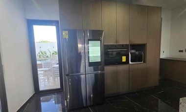 SE RENTA CASA RESIDENCIA DE LUJO CON ALBERCA