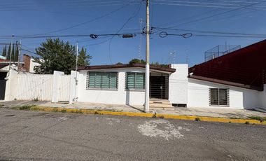 RENTA CASA EN VILLA ENCANTADA IDEAL PARA OFICINAS, ESCUELAS O HABITAR