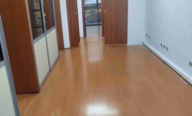 Oficina en Arriendo en Edificio Carrera, Av. Brasil, 2 Niveles, Excelente Ubicación!!