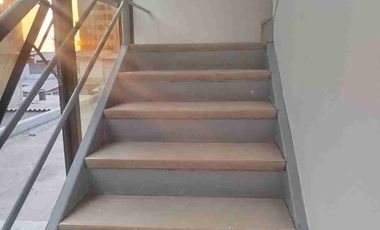Oficina en Arriendo en Edificio Carrera, Av. Brasil, 2 Niveles, Excelente Ubicación!!