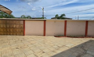 Casa Esquinera 200m² 4 Dormitorios Oportunidad $ 158 K Norte de Guayaquil Sector Parque Samanes