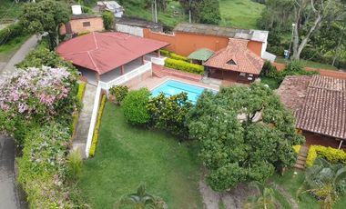 VENTA CASA CAMPESTRE GIRARDOTA
