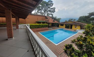 VENTA CASA CAMPESTRE GIRARDOTA