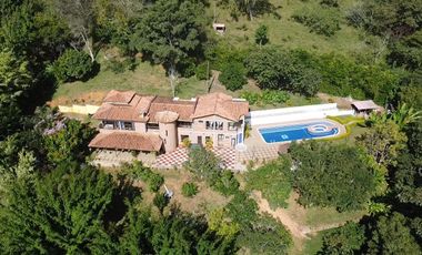 VENTA CASA CAMPESTRE GIRARDOTA