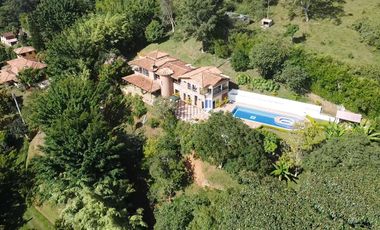 VENTA CASA CAMPESTRE GIRARDOTA