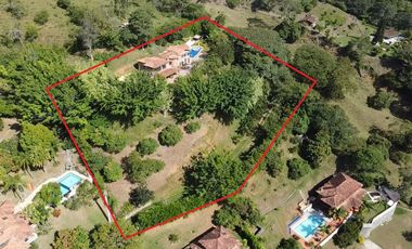 VENTA CASA CAMPESTRE GIRARDOTA