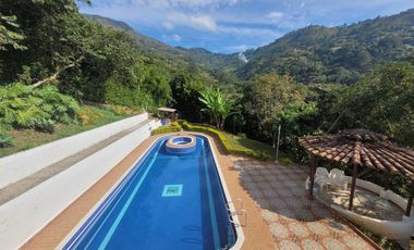 VENTA CASA CAMPESTRE GIRARDOTA