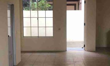 Disewa Murah Rumah Dekat Akses Tol Carport 2 di Cluster Spain Lippo Karawaci Utara