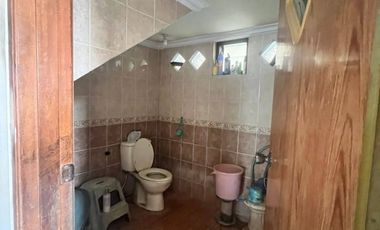 Jual cepat rumah SHM di Jemur Andayani, HOOK,  bagus untuk usaha