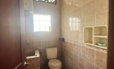 Jual cepat rumah SHM di Jemur Andayani, HOOK,  bagus untuk usaha