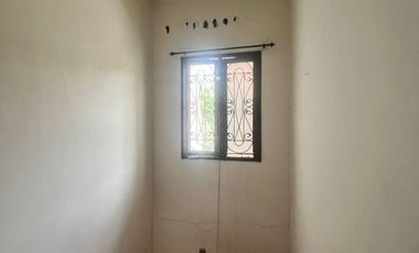 Jual cepat rumah SHM di Jemur Andayani, HOOK,  bagus untuk usaha