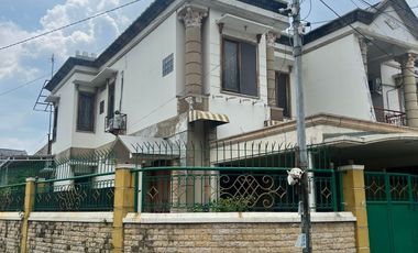 Jual cepat rumah SHM di Jemur Andayani, HOOK,  bagus untuk usaha