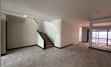 Casa de alquiler en la Urbanización Entre Ríos, Samborondón, 5 dormitorios.