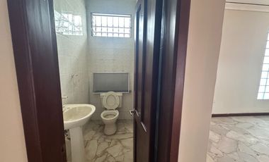 Casa de alquiler en la Urbanización Entre Ríos, Samborondón, 5 dormitorios.