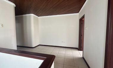 Casa de alquiler en la Urbanización Entre Ríos, Samborondón, 5 dormitorios.