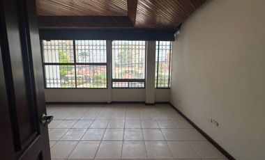 Casa de alquiler en la Urbanización Entre Ríos, Samborondón, 5 dormitorios.