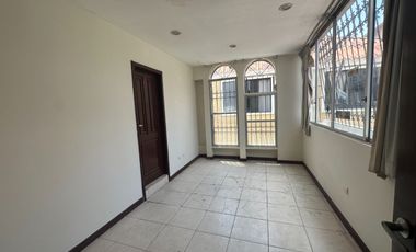 Casa de alquiler en la Urbanización Entre Ríos, Samborondón, 5 dormitorios.