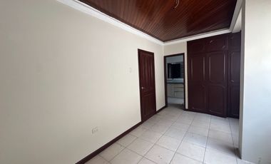 Casa de alquiler en la Urbanización Entre Ríos, Samborondón, 5 dormitorios.