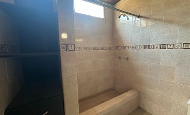 Casa de alquiler en la Urbanización Entre Ríos, Samborondón, 5 dormitorios.