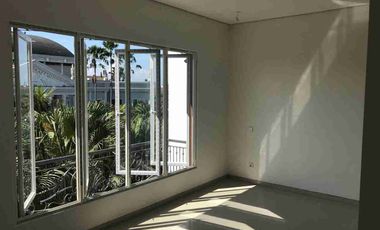 DIJUAL MURAH RMH 2 LANTAI VIEW BAGUS, UNDER MARKET, WISATA BUKIT MAS