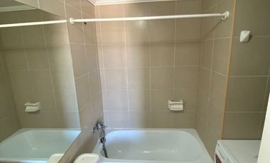 Se arrienda departamento en Eduardo Titus,  2 dormitorios en suite , 2 baños, 1 estacionamiento, 1 bodega $ 450.000