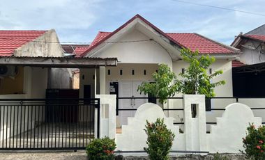 Rumah Bagus Luas Strategis Dekat Baiturrahmah Padang